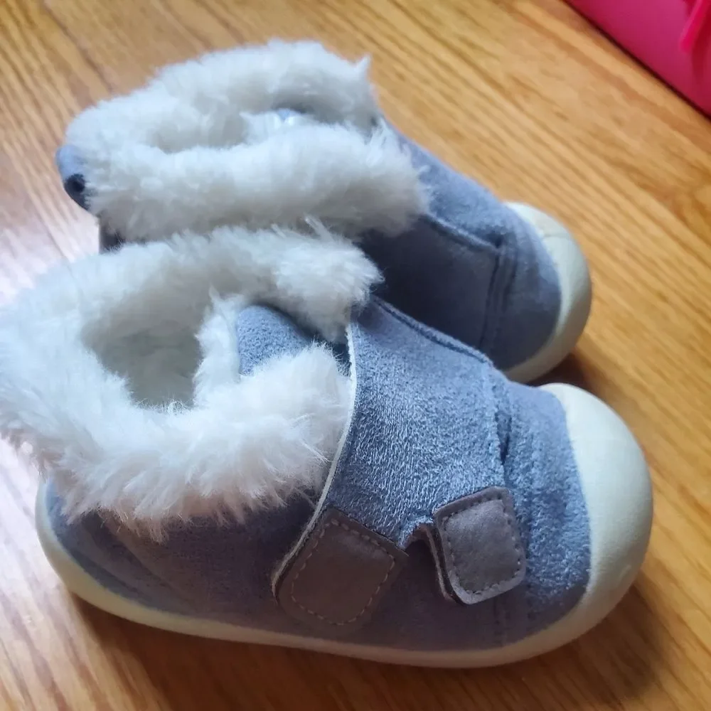 Vigny Honey baby shoes gray/white faux fur, size 17 (6-12M)